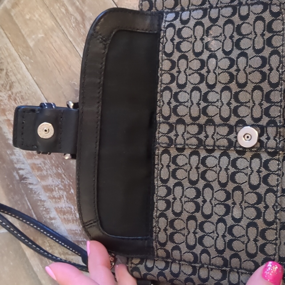 Coach Vintage Soho Signature Buckle Wristlet In Gray And Black - Picture 5 of 6